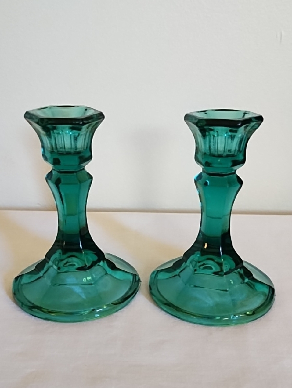 INDIANA GLASS CO. VINTAGE EMERALD GREEN CANDLES, FUSED & PRESSED GLASS, 1960s